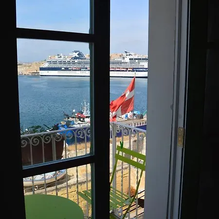 55 * Senglea