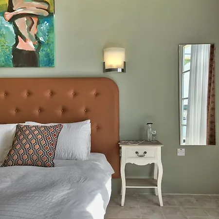 55 Apartment *